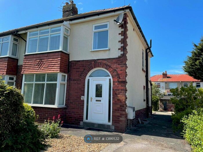 3 Bedroom Semi-Detached House To Rent In Knowle Avenue, Thornton-Cleveleys, FY5