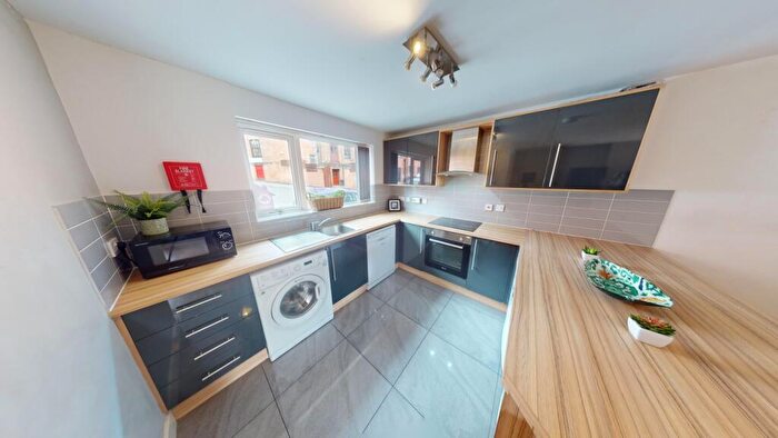 4 Bedroom Town House To Rent In Kilbourn Street, Nottingham, NG3