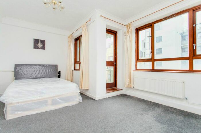 3 Bedroom Flat To Rent In Birkenhead Street, London, WC1H