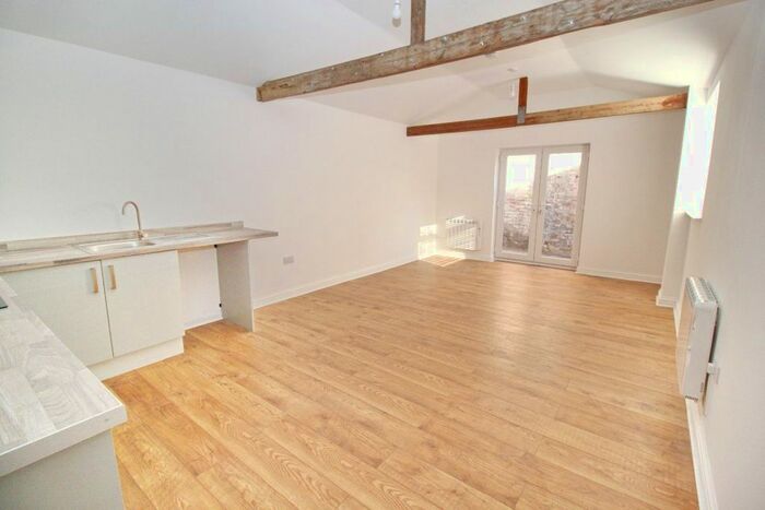 1 Bedroom Bungalow To Rent In Edmund Road, Southsea, PO4