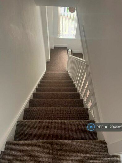 2 Bedroom Maisonette To Rent In Highfield South, Birkenhead, CH42