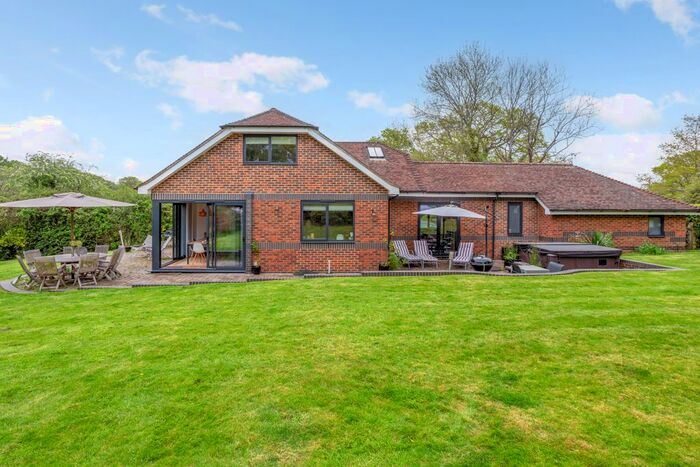 3 Bedroom Detached House For Sale In Mill Lane, Chiddingfold, GU8