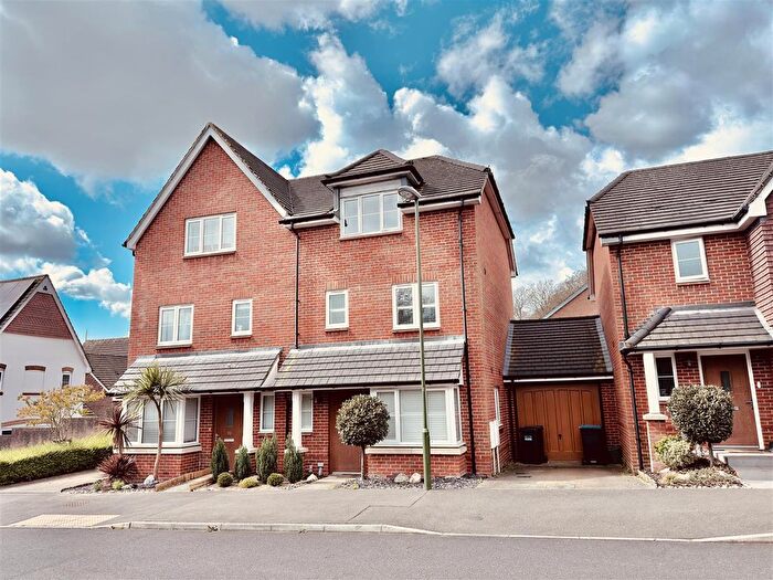 4 Bedroom Property To Rent In Renfields, Haywards Heath, RH16