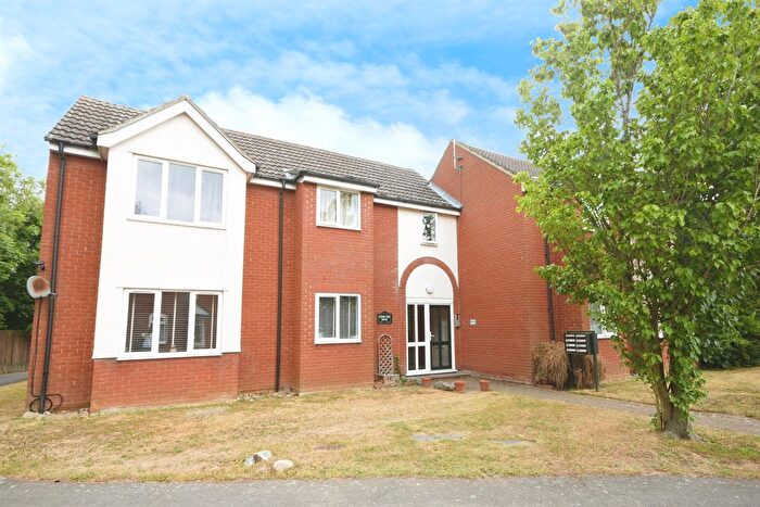 2 Bedroom Flat For Sale In Church Road, Kelvedon, Colchester, CO5