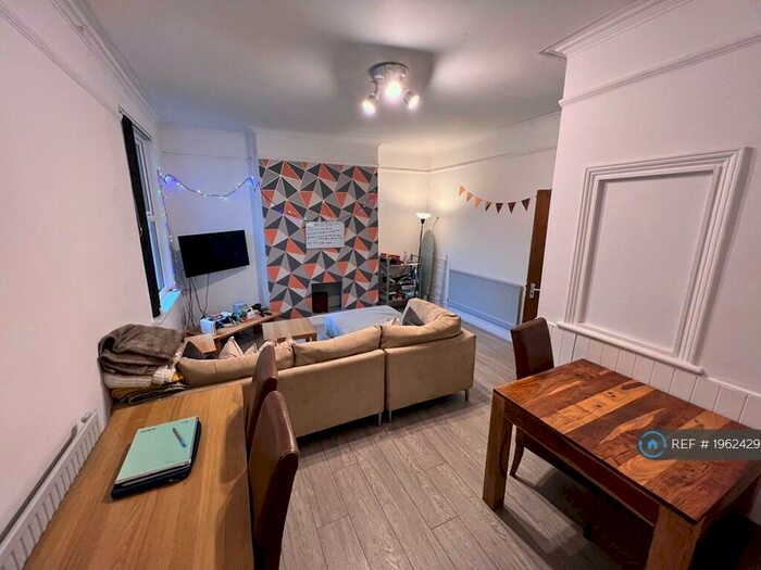 5 Bedroom Terraced House To Rent In Newfoundland Road, Cardiff, CF14