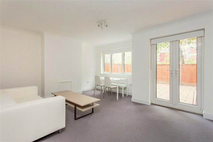 3 Bedroom Flat To Rent In Shaftesbury Court, Shaftesbury Street, London, N1