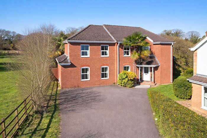 5 Bedroom Detached House For Sale In Bloomfield Road, Cheshunt, EN7