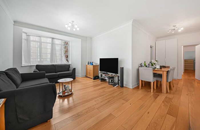 3 Bedroom Flat To Rent In St Johns Court, Finchley Road, NW3