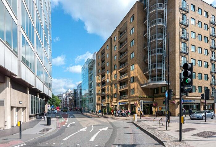 1 Bedroom Apartment For Sale In Mansell Street, Tower Hill, E1