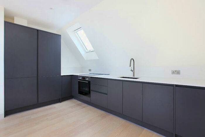 2 Bedroom Apartment To Rent In Alderbrook Road, Clapham South, London, SW12
