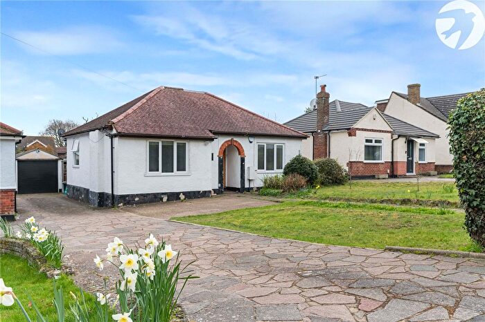 3 Bedroom Bungalow For Sale In Heathwood Gardens, Swanley, Kent, BR8