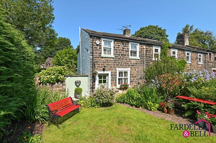 3 Bedroom Cottage For Sale In Delph Square, Burnley, BB10