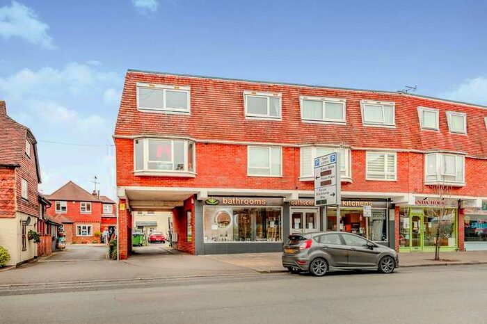 1 Bedroom Flat To Rent In Bishopric, Horsham, RH12