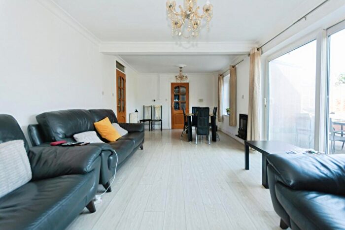 6 Bedroom Semi-Detached House For Sale In Palmerston Road, Birmingham, West Midlands, B11
