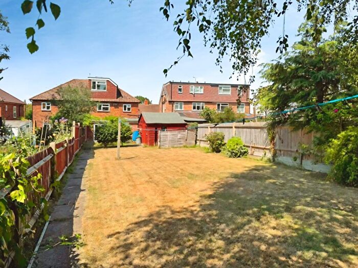 4 Bedroom Semi-Detached House For Sale In Lodge Road, Fetcham, Leatherhead, Surrey, KT22