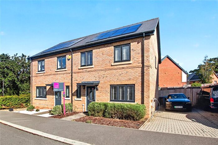 3 Bedroom Semi-Detached House For Sale In Johnstone Close, Bracknell, Berkshire, RG12