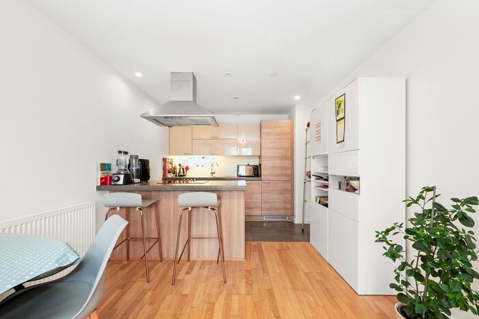 2 Bedroom Flat To Rent In Harmony Place, Deptford, SE8