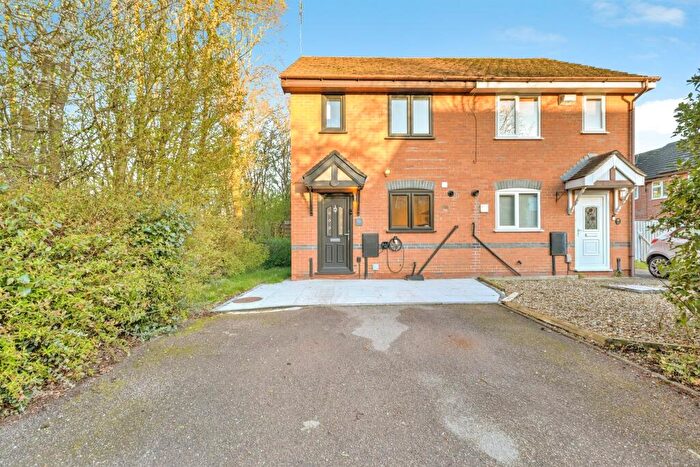 2 Bedroom Semi Detached House For Sale In The Weavers, Northampton, NN4