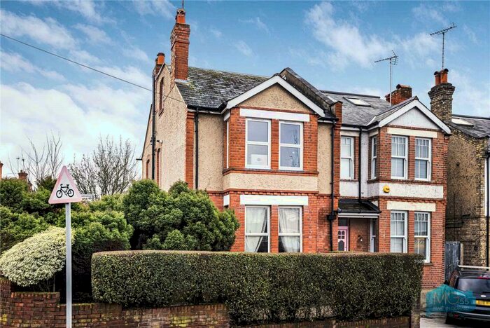 2 Bedroom Apartment To Rent In Totteridge Lane, Whetstone, London, N20