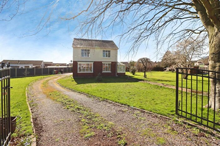 3 Bedroom Detached House For Sale In Creswell Road, Clowne, Chesterfield, S43