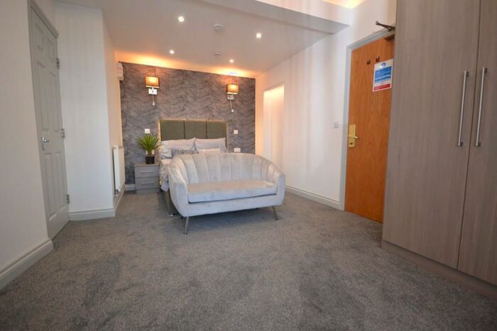 Studio To Rent In London Road, Reading, Berkshire, RG1