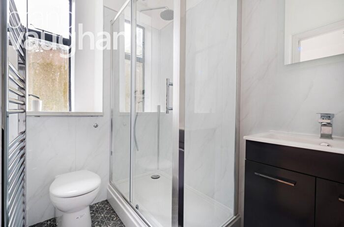 Studio To Rent In Eastern Terrace, Brighton, East Sussex, BN2
