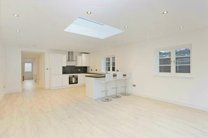 3 Bedroom Semi-Detached House To Rent In Cobham, KT11