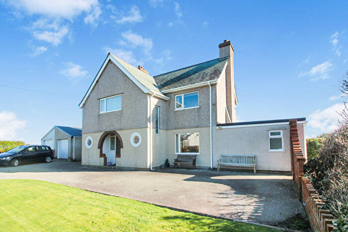 4 Bedroom Detached House For Sale In Beach Road, Cemaes Bay, LL67