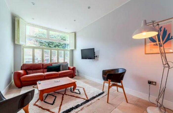 3 Bedroom Flat To Rent In Dragonfly Place, London, SE4