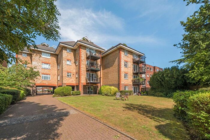 2 Bedroom Flat For Sale In Bromley Road, Beckenham, BR3