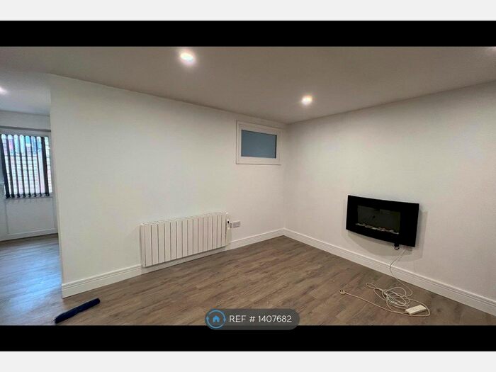 2 Bedroom Flat To Rent In Bull Street, Burnley, BB11