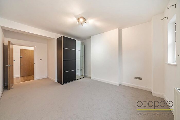 1 Bedroom Property To Rent In Stockwell Road, London, SW9