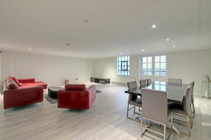 3 Bedroom Apartment To Rent In Wapping Wall, Wapping, E1W