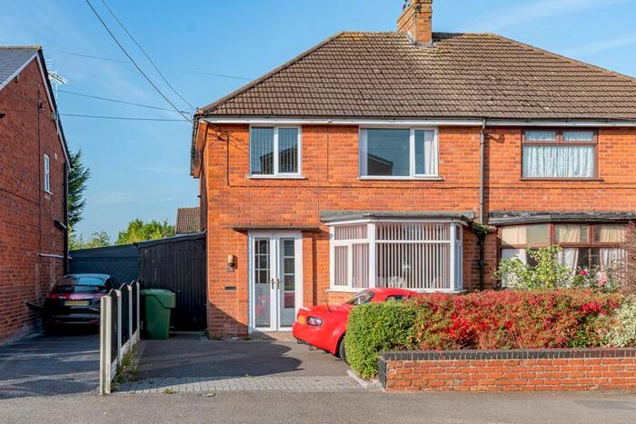 3 Bedroom Semi-Detached House To Rent In Green Lane, Catshill, Bromsgrove, B61