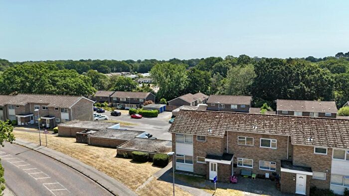 2 Bedroom Apartment For Sale In Rowan Drive, Highcliffe On Sea, BH23