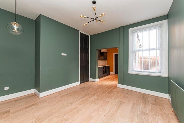 2 Bedroom Flat To Rent In Addycombe Terrace, Heaton, Newcastle Upon Tyne, NE6