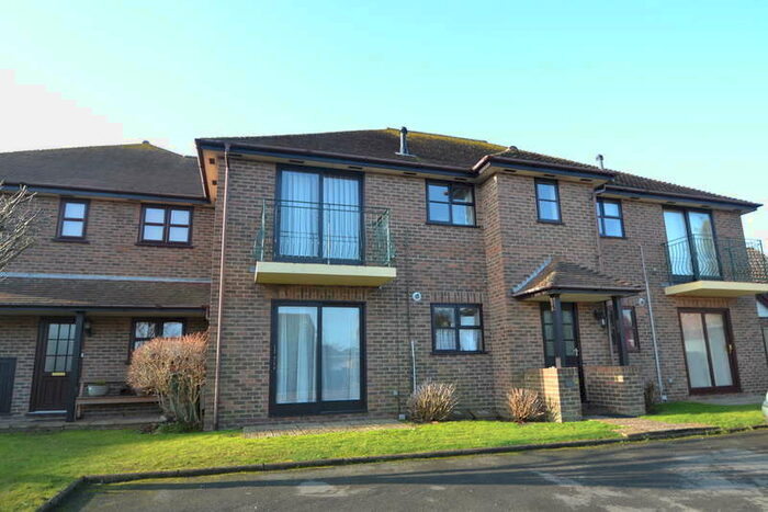 2 Bedroom Flat To Rent In Birdham Court, Steyne Road, PO35