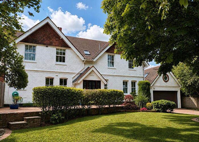 4 Bedroom Semi-Detached House For Sale In Newgate Street Village, Hertford, SG13
