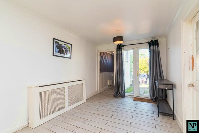 3 Bedroom Terraced House For Sale In Hamble, Tamworth, B77