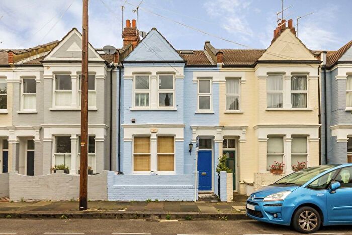 1 Bedroom Flat To Rent In Rowallan Road, Fulham, London, SW6
