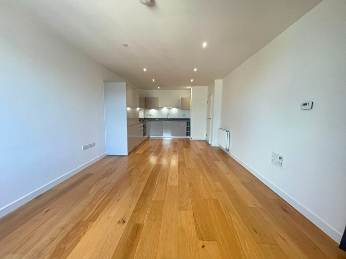 1 Bedroom Flat To Rent In Holman Drive, Southall, Greater London, UB2