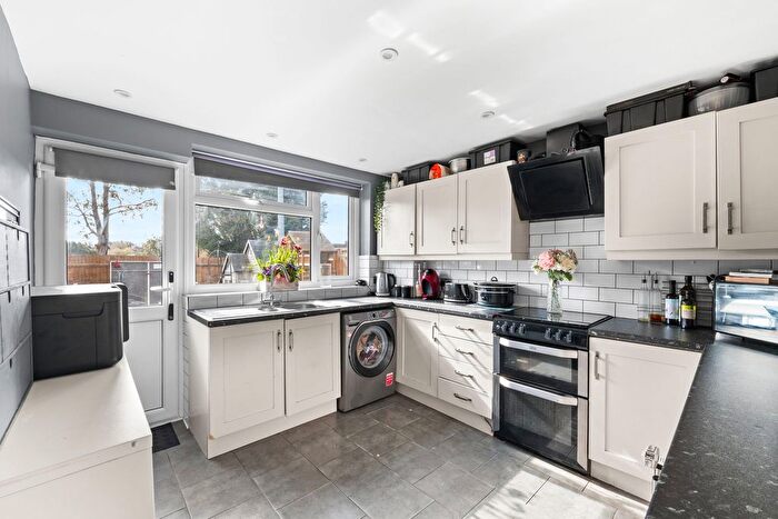 2 Bedroom Flat For Sale In Addington Road, South Croydon, CR2