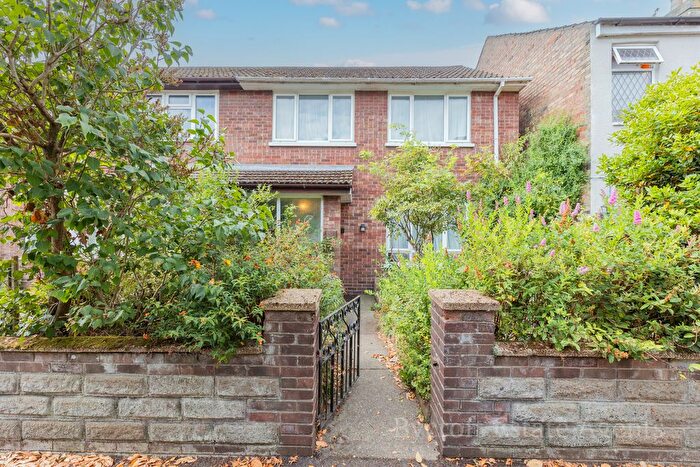 3 Bedroom Semi-Detached House For Sale In Olive Road, Cobholm, Great Yarmouth, NR31