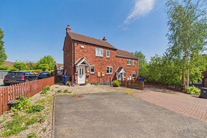 2 Bedroom House For Sale In Cameron Close, Burton-On-Trent, DE15