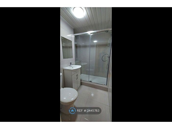 1 Bedroom Flat To Rent In Deanery Close, London, N2