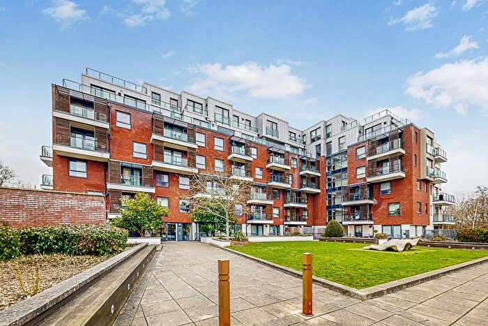 1 Bedroom Flat For Sale In Green Lane, Edgware, HA8