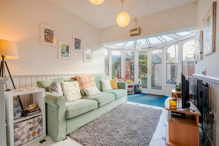 1 Bedroom Flat To Rent In A Glossop Road, Broomhill, Sheffield, S10