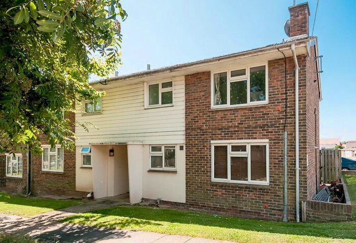 1 Bedroom Flat To Rent In Millfield, Sompting, Lancing, BN15