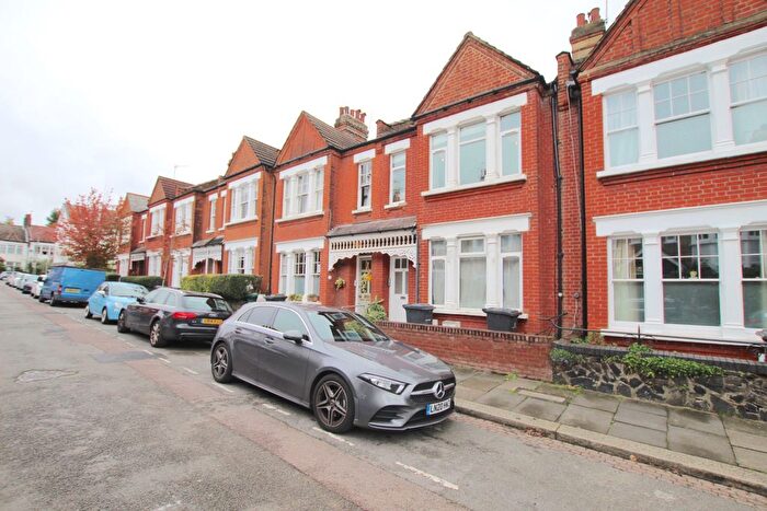 1 Bedroom Flat To Rent In Flat, Ingram Road, London, N2