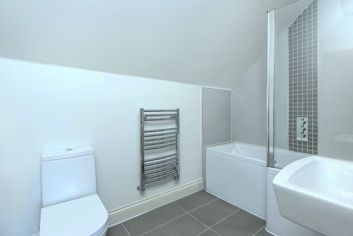 3 Bedroom Flat To Rent In Sydney Road, Haywards Heath, RH16